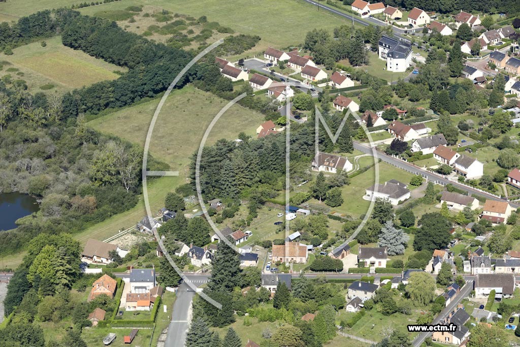 Photo arienne de Nouan-le-Fuzelier (Ouest)