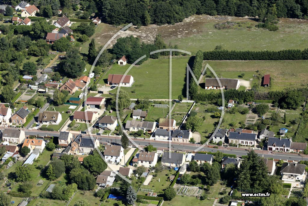 Photo arienne de Nouan-le-Fuzelier (Ouest)