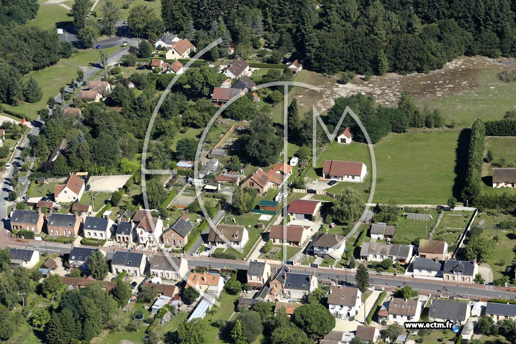 Photo arienne de Nouan-le-Fuzelier (Ouest)