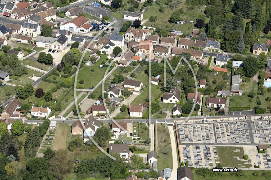 Photo arienne de Selles-Saint-Denis (Centre)