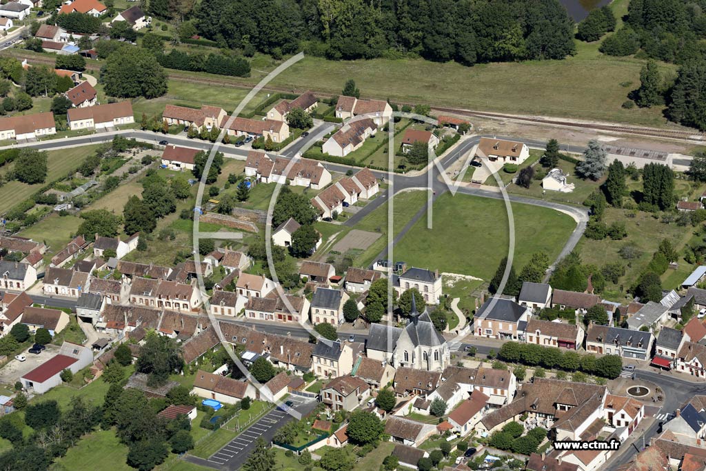 Photo arienne de Selles-Saint-Denis (Centre)