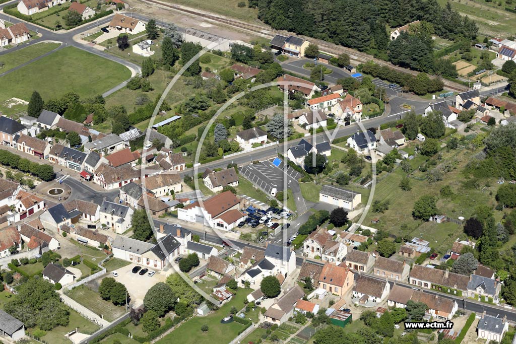 Photo arienne de Selles-Saint-Denis (Centre)