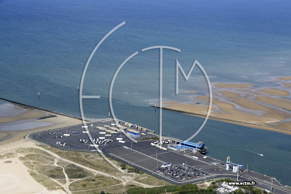 Photo arienne de Ouistreham (Embouchure de l'Orne)
