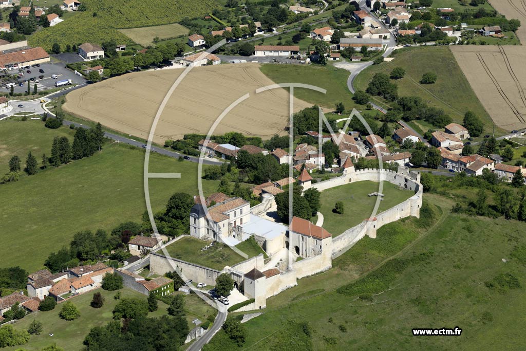 Photo arienne de Villebois-Lavalette (le Chteau)