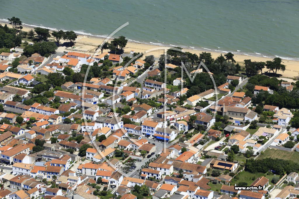 Photo arienne de La Bre-les-Bains