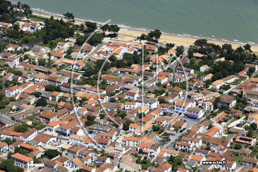 Photo arienne de La Bre-les-Bains