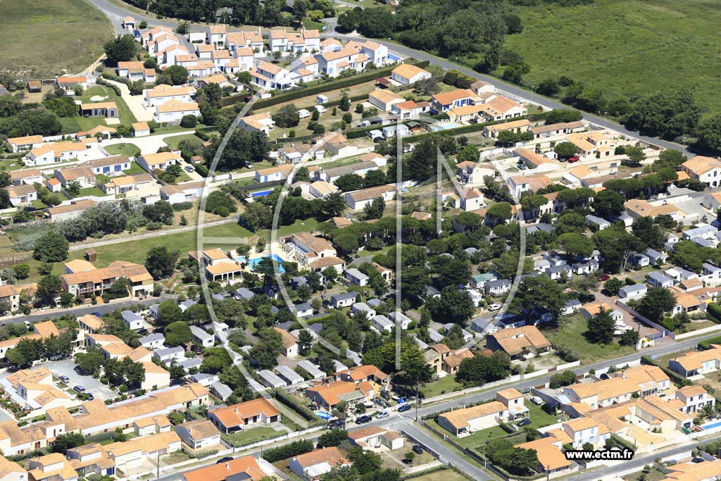 Photo arienne de Saint-Denis-d'Olron (Les Huttes)