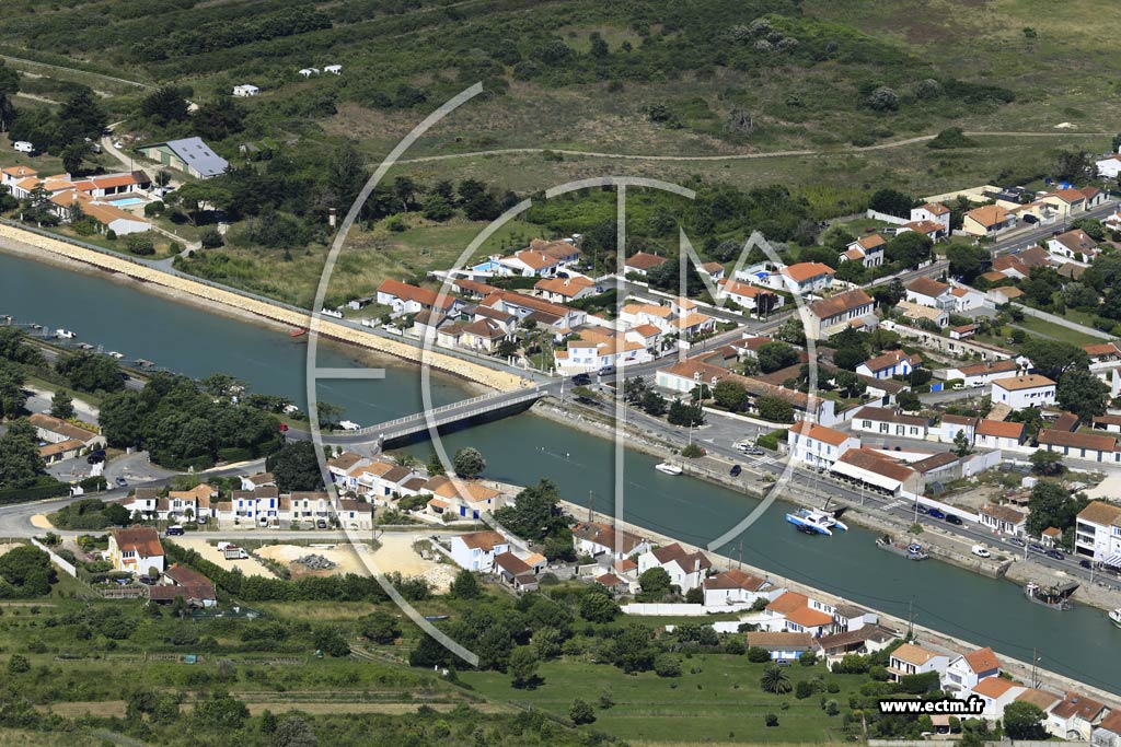 Photo arienne de Saint-Pierre-d'Olron (La Perrotine)