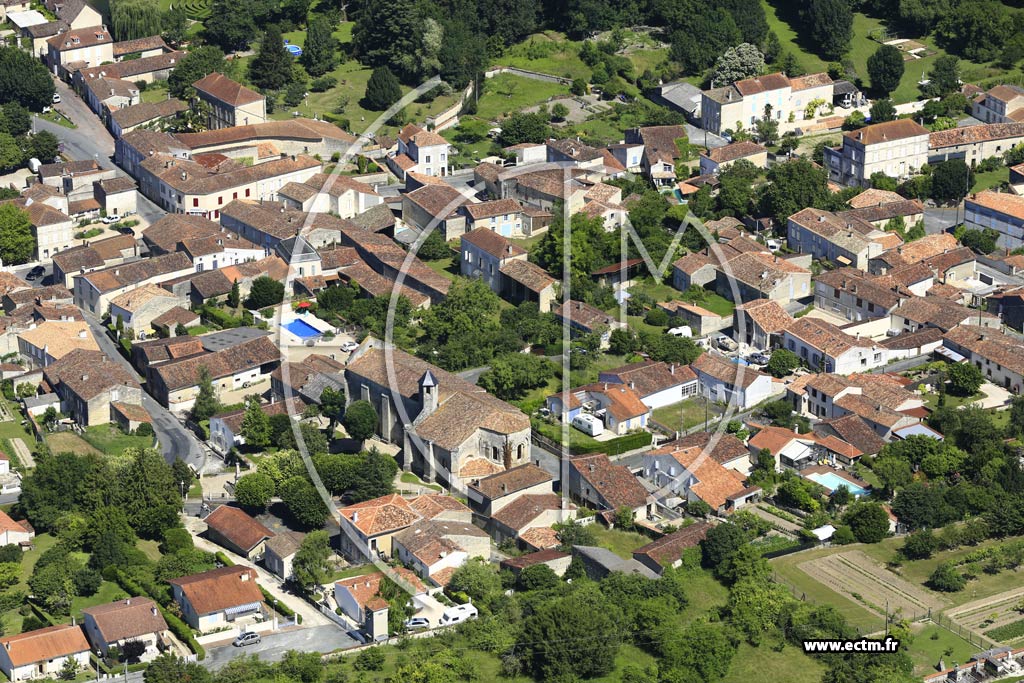 Photo arienne de Dampierre-sur-Boutonne