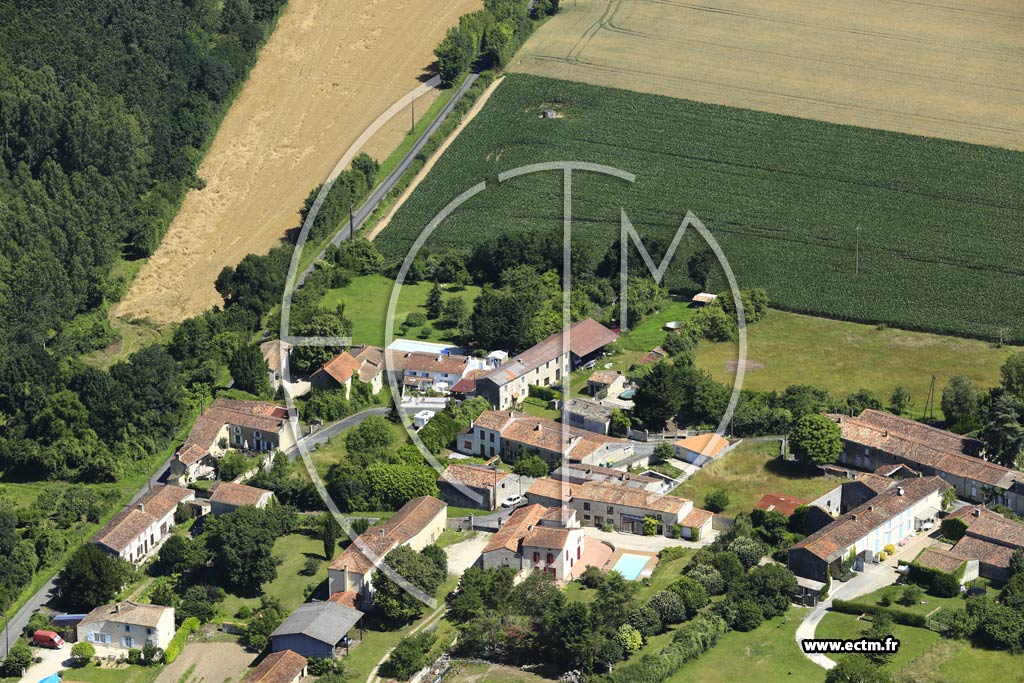 Photo arienne de Dampierre-sur-Boutonne (La Touche)