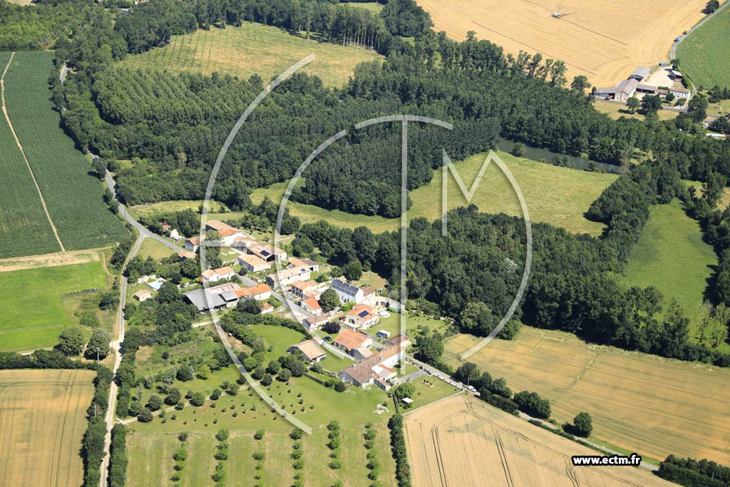 Photo arienne de Dampierre-sur-Boutonne (Saint Hilaire)