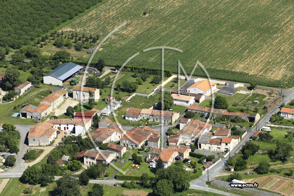 Photo arienne de Saint-Mand-sur-Brdoire (Saint Lger)