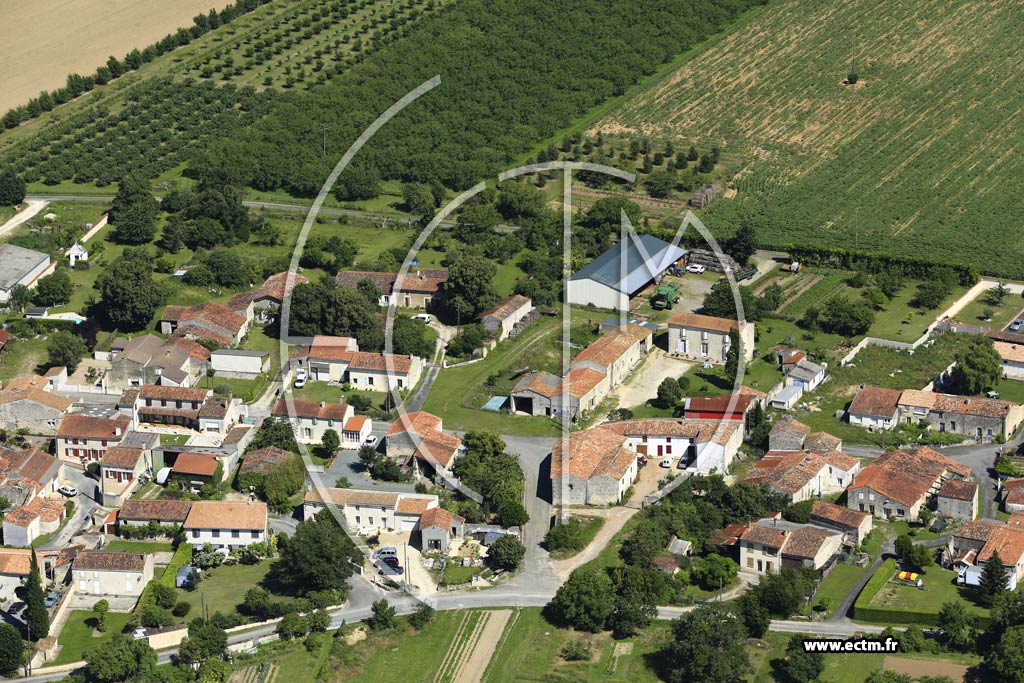 Photo arienne de Saint-Mand-sur-Brdoire (Saint Lger)