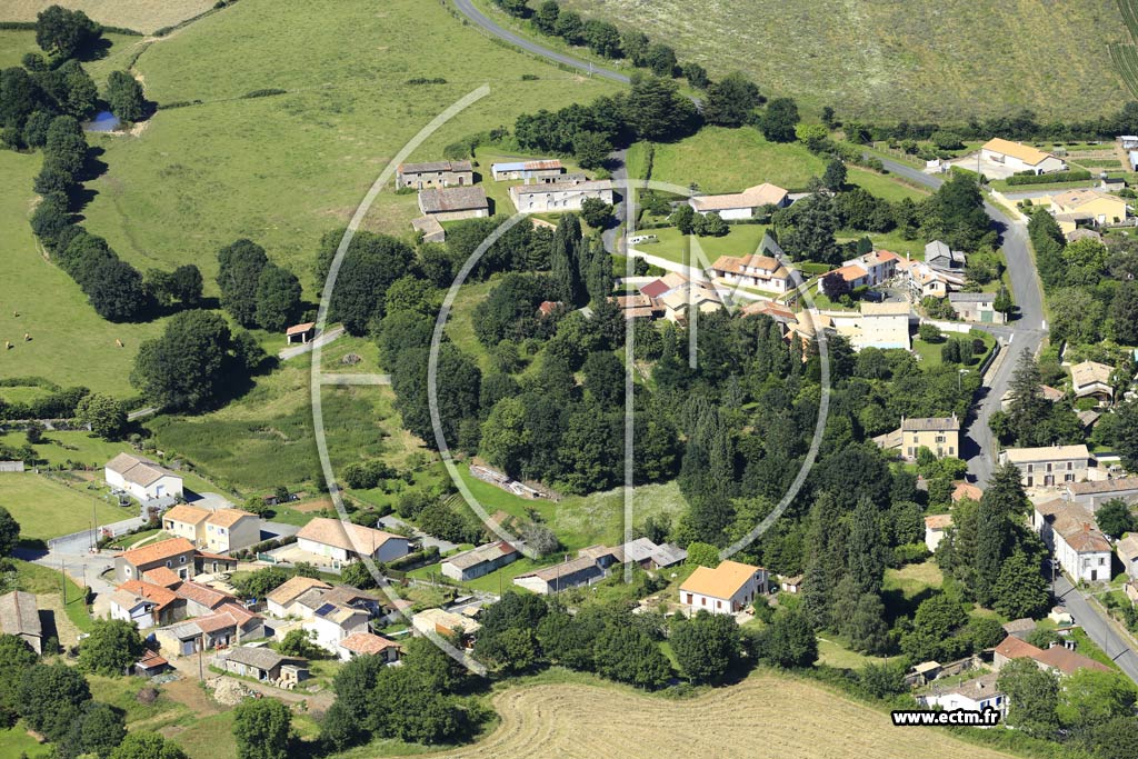 Photo arienne de La Chapelle-Bton