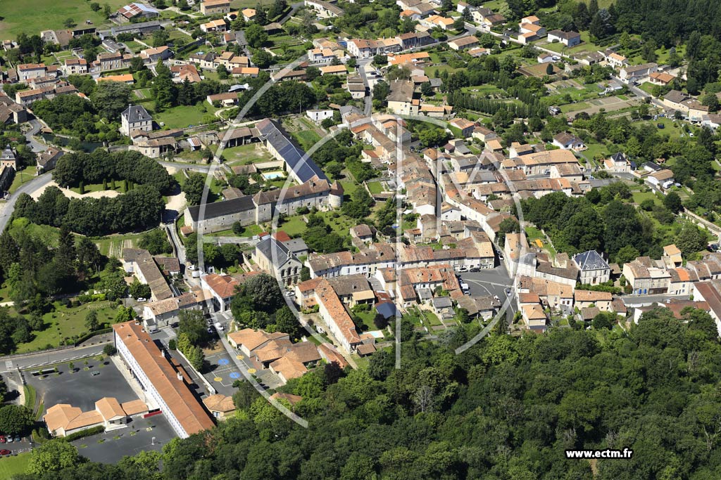 Photo arienne de La Mothe-Saint-Hray