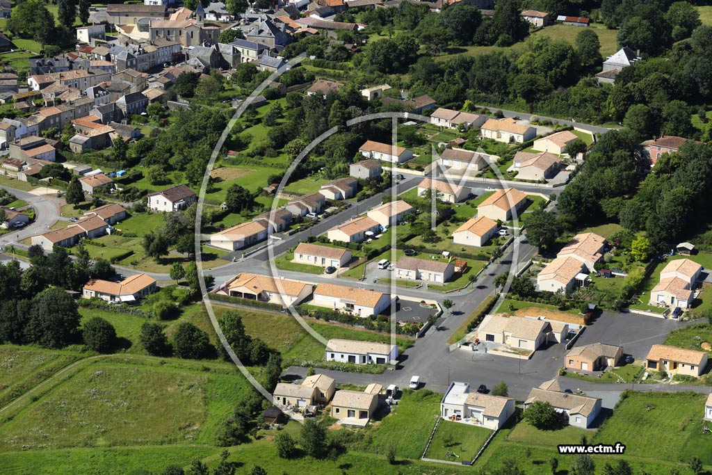 Photo arienne de Mazires-en-Gtine