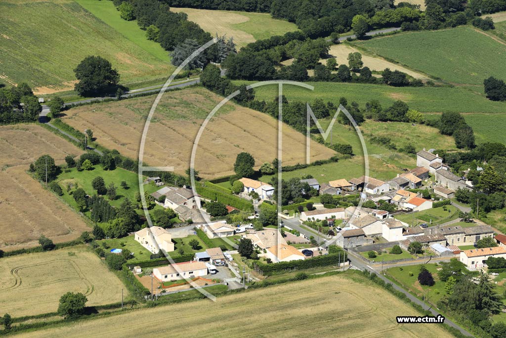 Photo arienne de Saint-Christophe-sur-Roc (Chazais)