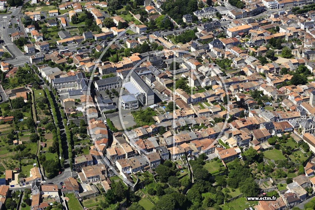 Photo arienne de Saint-Maixent-l'cole