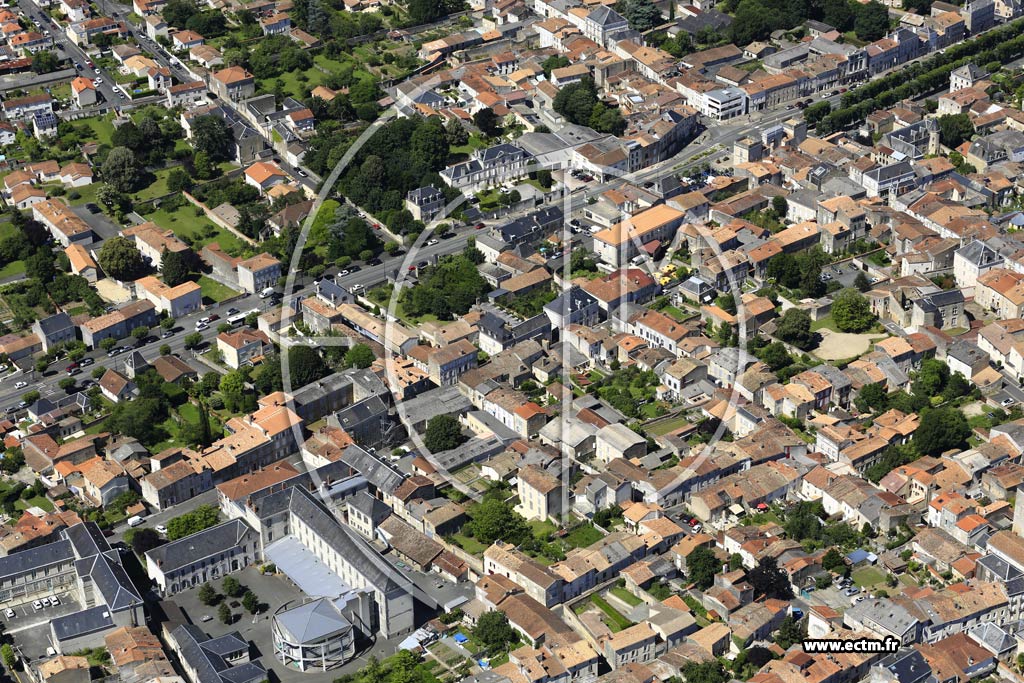 Photo arienne de Saint-Maixent-l'cole