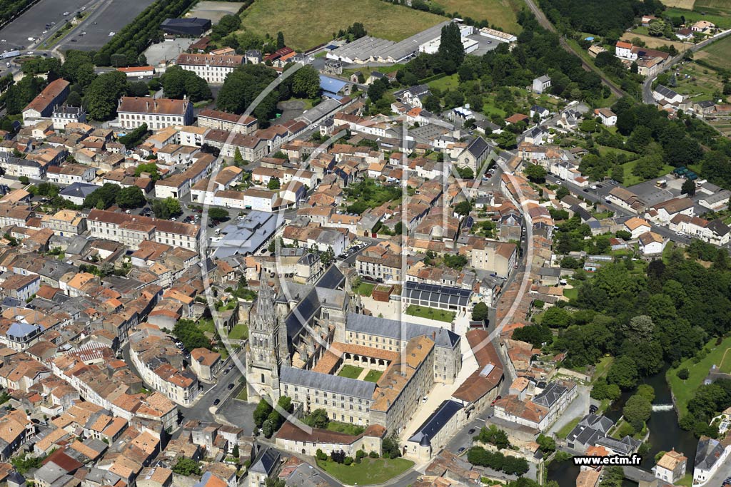 Photo arienne de Saint-Maixent-l'cole