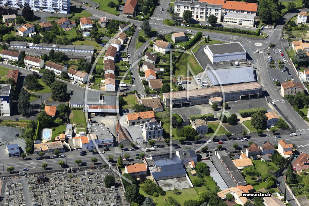 Photo arienne de Saint-Maixent-l'cole