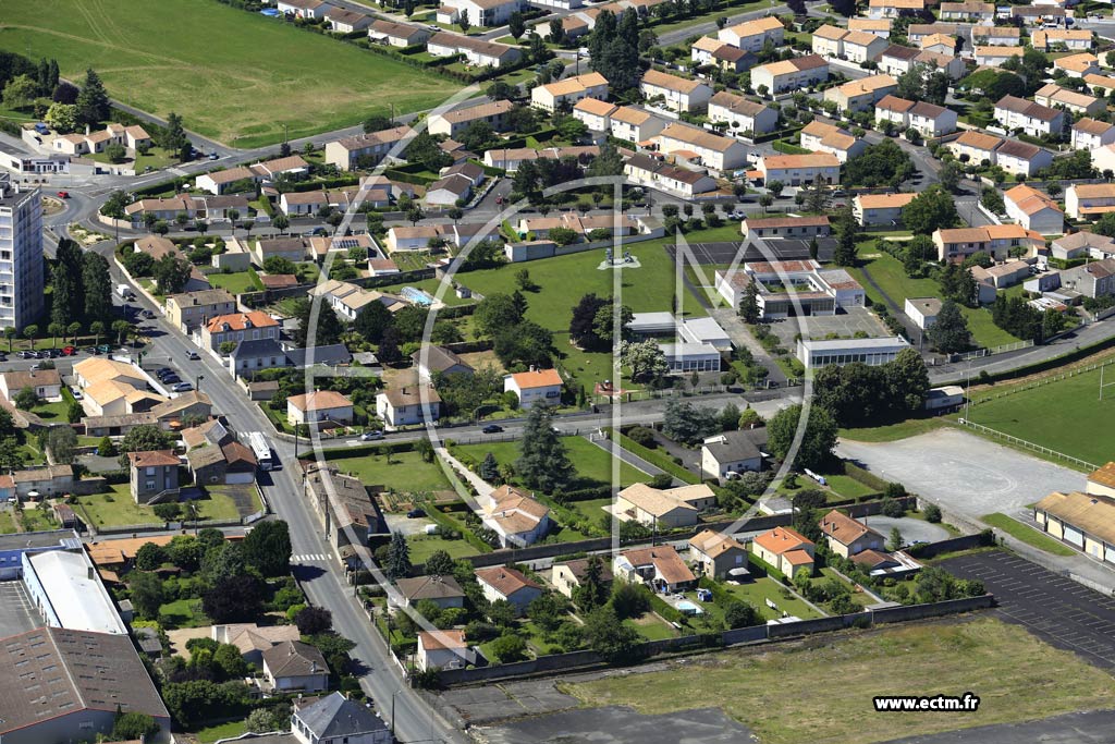 Photo arienne de Saint-Maixent-l'cole (La Folie)