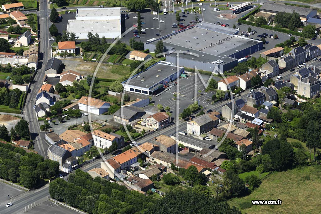 Photo arienne de Saint-Maixent-l'cole (La Folie)