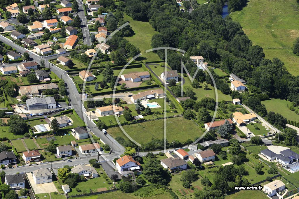 Photo arienne de Saint-Maixent-l'cole (Pissot)