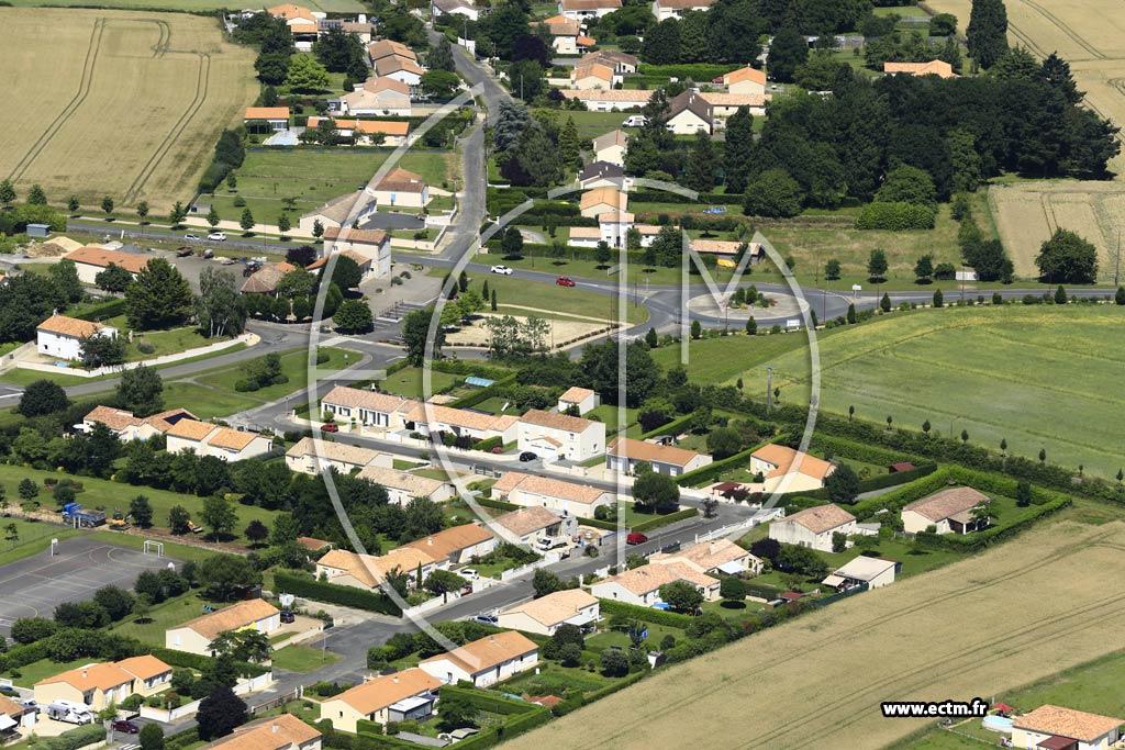 Photo arienne de Saint-Martin-de-Saint-Maixent
