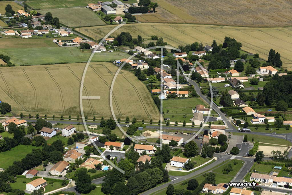 Photo arienne de Saint-Martin-de-Saint-Maixent