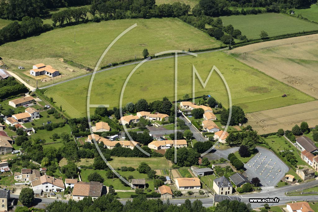 Photo arienne de Sainte-Eanne (La Villedieu de Combl)