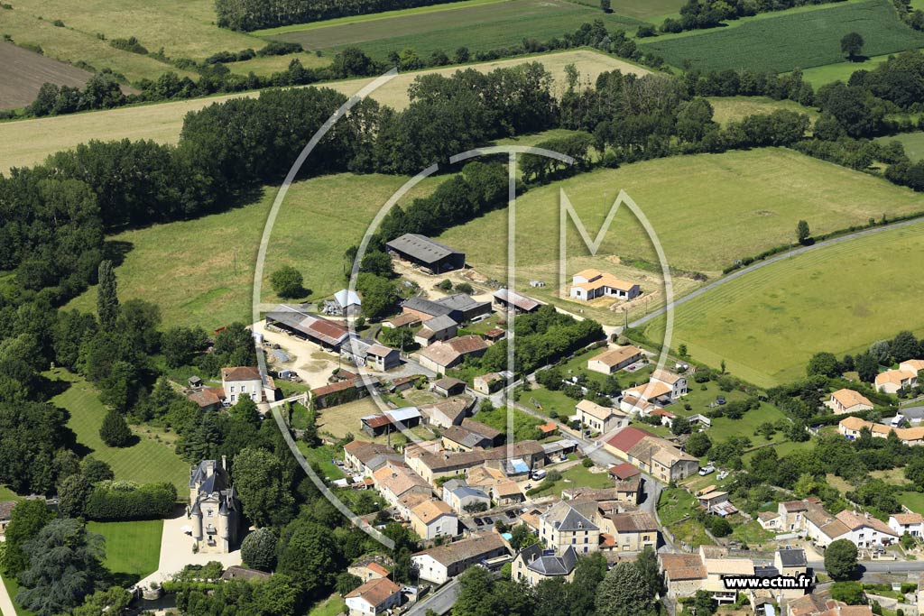 Photo arienne de Sainte-Eanne (La Villedieu de Combl)