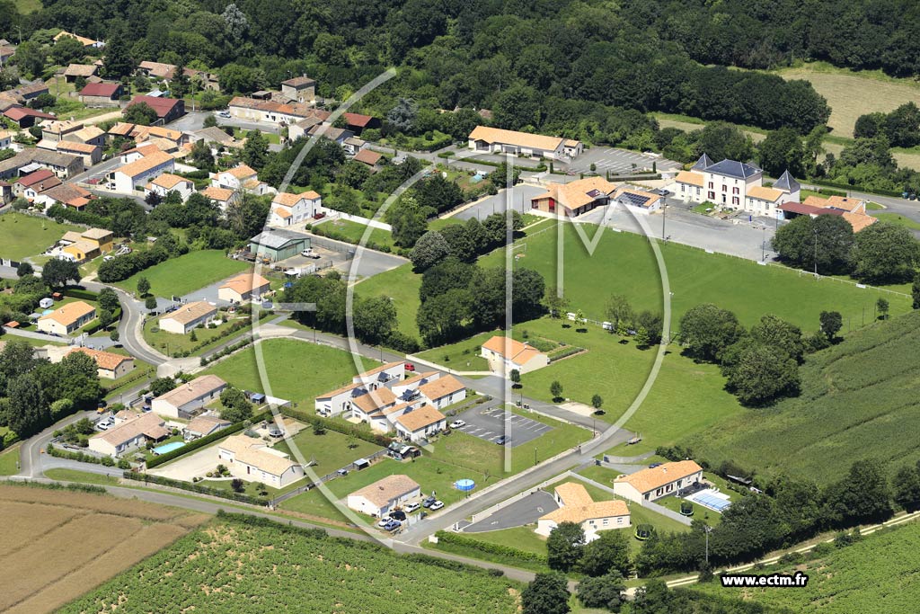 Photo arienne de Sainte-Eanne (Le Breuil)