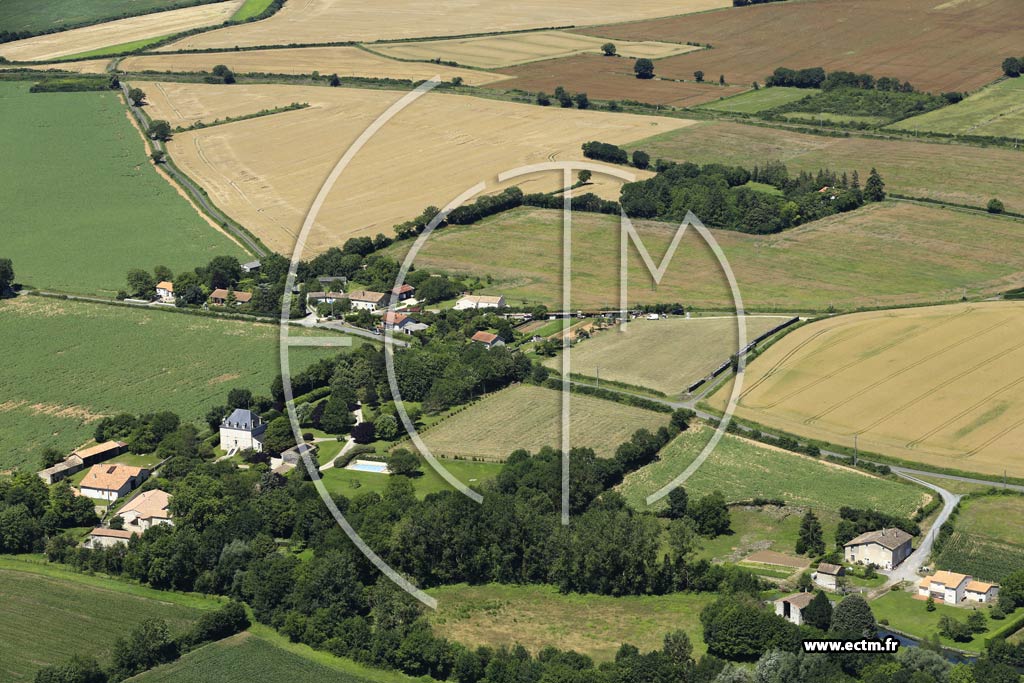Photo arienne de Salles (Le Moulin Neuf)