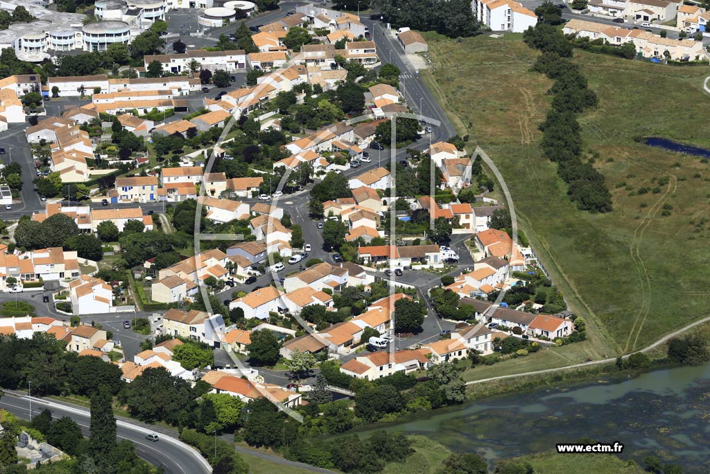 Photo arienne de La Rochelle (Villeneuve des Salines)