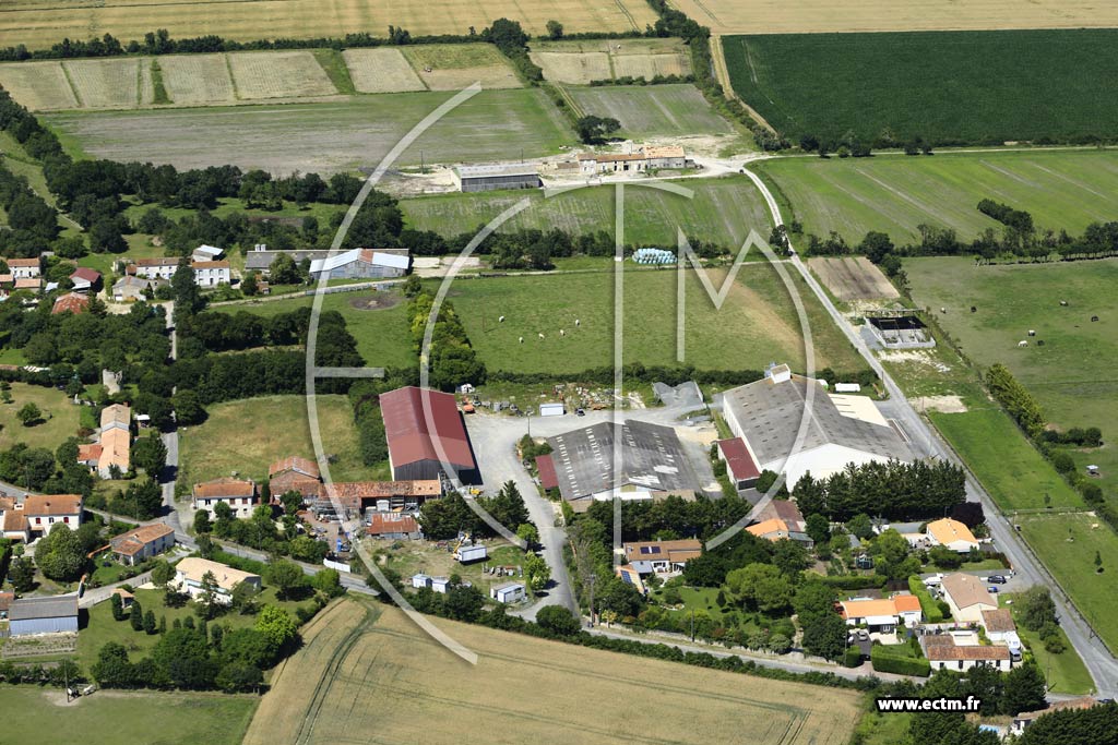 Photo arienne de Saint-Jean-de-Liversay (Thair le Fagnoux)