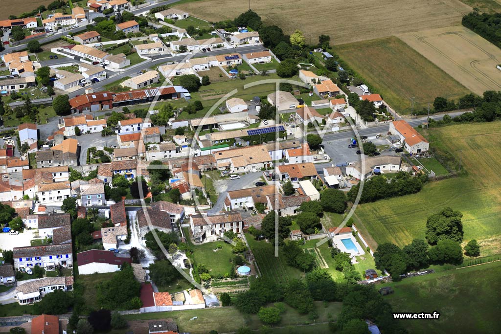 Photo arienne de Forges (Puydrouard)
