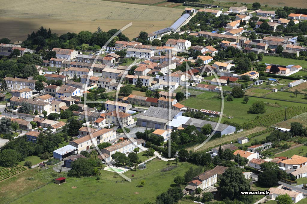 Photo arienne de Saint-Georges-du-Bois (Chaill)
