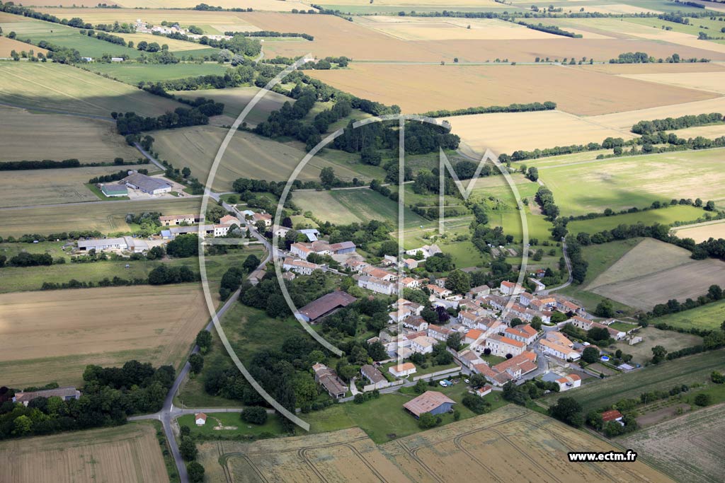 Photo arienne de Saint-Georges-du-Bois (Cur)