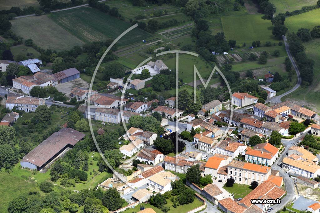 Photo arienne de Saint-Georges-du-Bois (Cur)