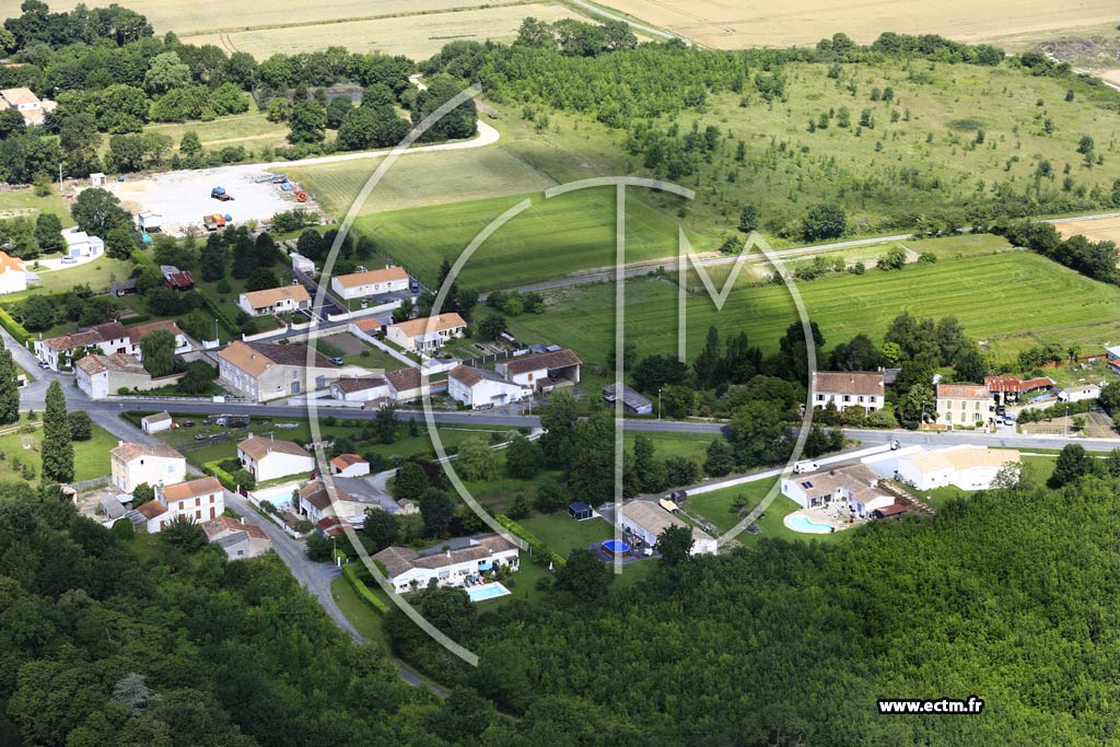 Photo arienne de Saint-Georges-du-Bois (Polon)