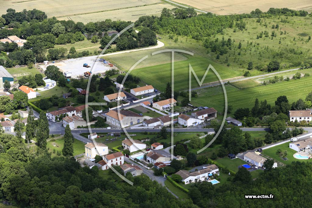 Photo arienne de Saint-Georges-du-Bois (Polon)