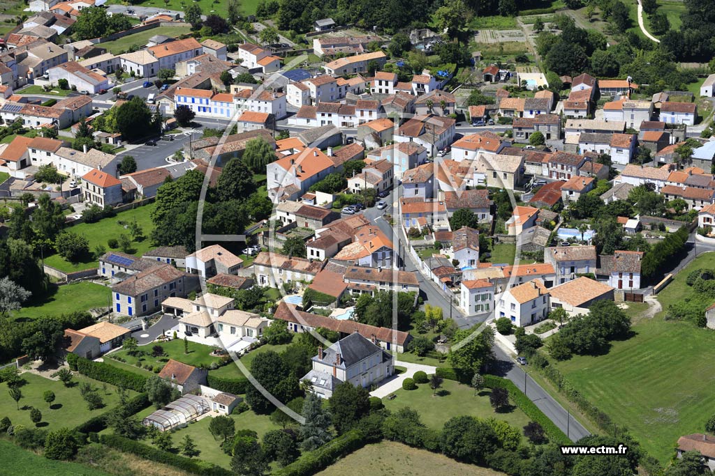 Photo arienne de Saint-Germain-de-Marencennes