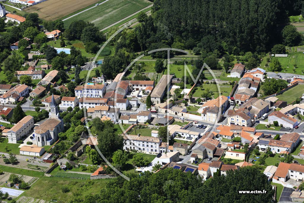 Photo arienne de Saint-Germain-de-Marencennes