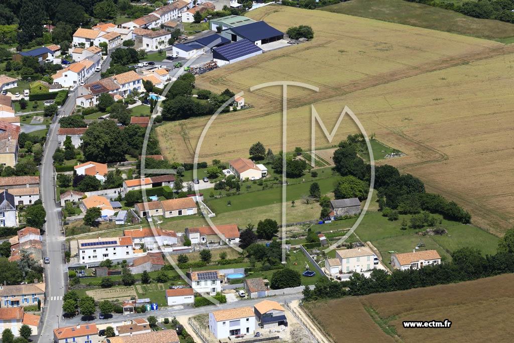 Photo arienne de Saint-Germain-de-Marencennes (Brette)