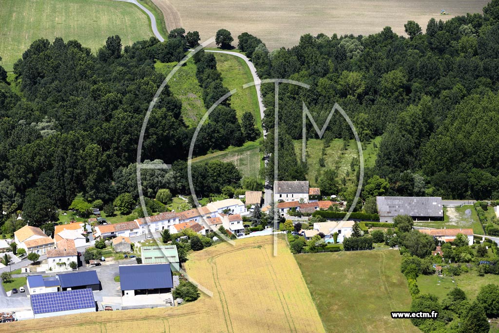 Photo arienne de Saint-Germain-de-Marencennes (Brette)