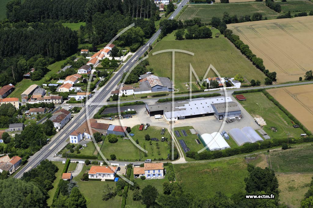 Photo arienne de Saint-Germain-de-Marencennes (les Ances)