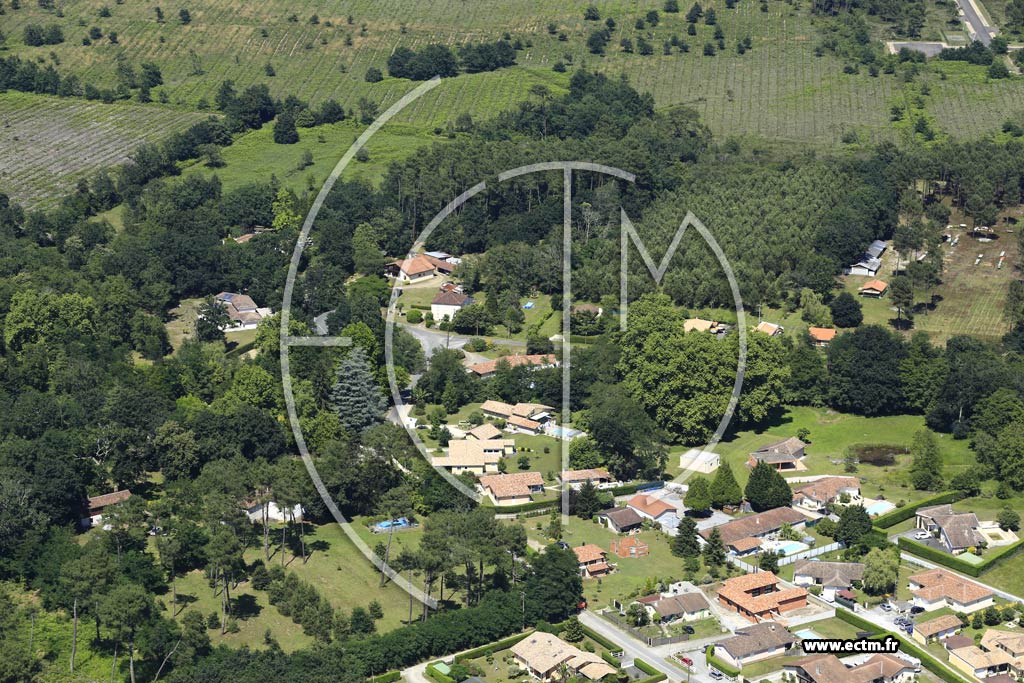 Photo arienne de Saint-Vincent-de-Paul (les Forges)