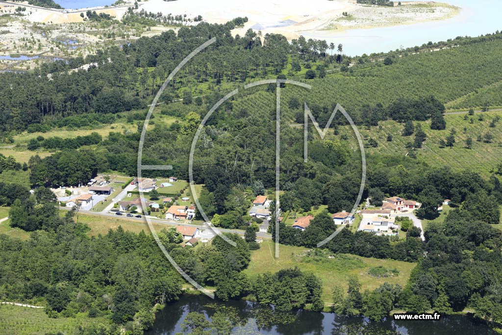 Photo arienne de Saint-Vincent-de-Paul (les Forges)