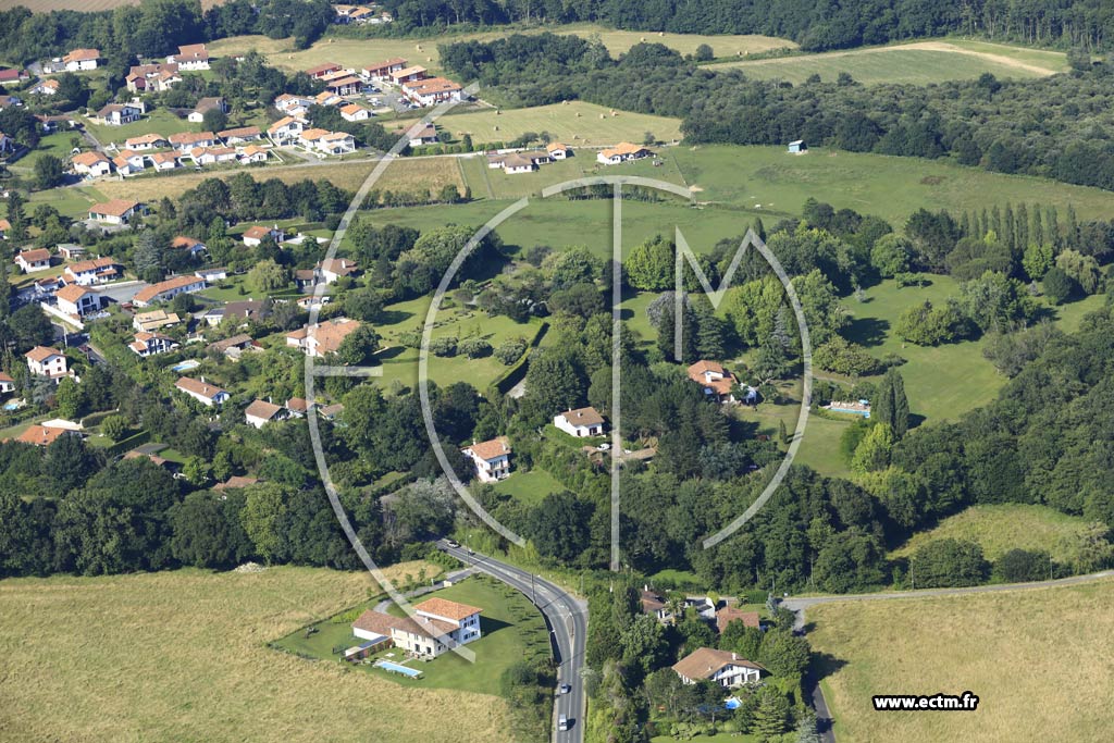 Photo arienne de Arbonne (Gixeenea)